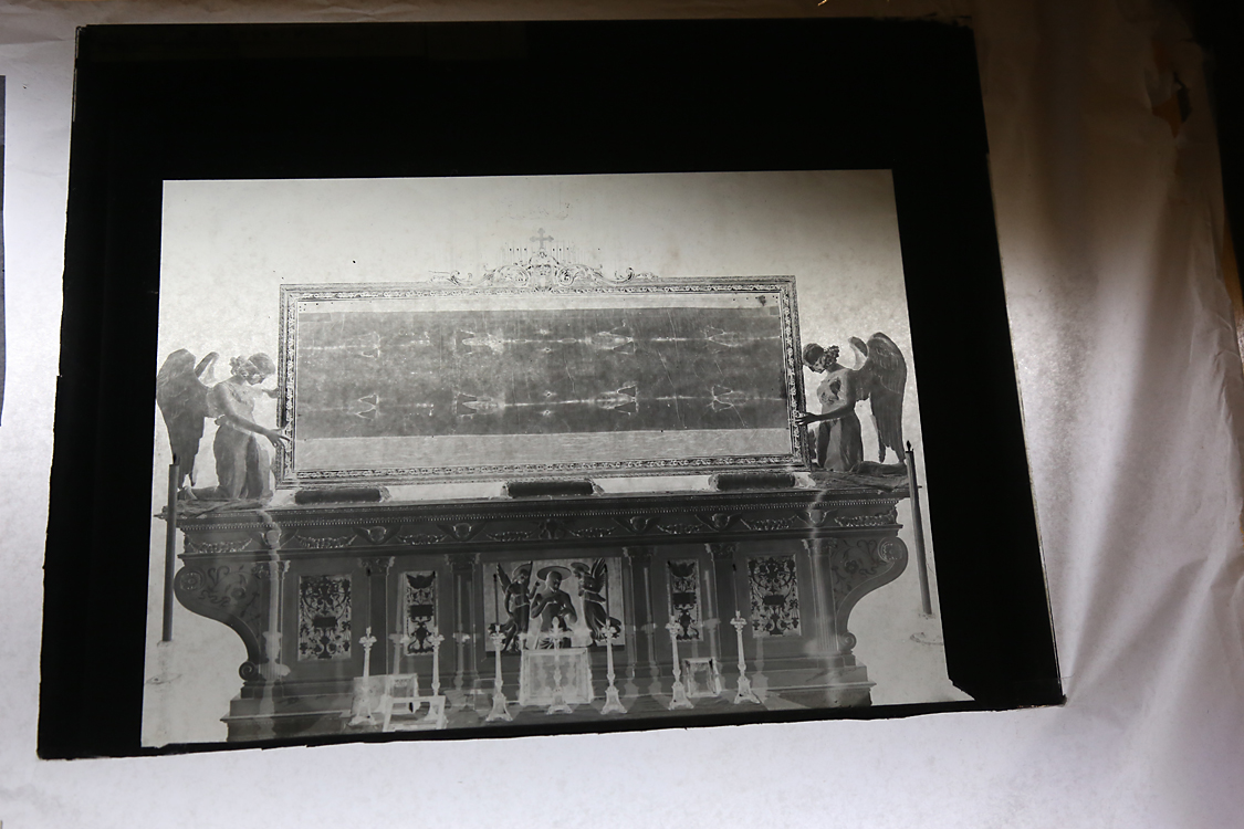 Restauri Santo Sudario - Lastre Fotografiche Secondo Pia_008.jpg
